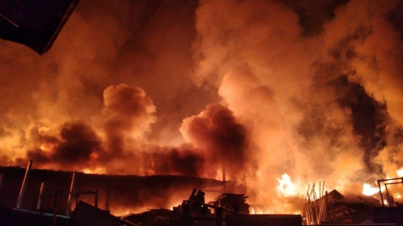 Kebakaran Terjadi di Desa Jejalen Jaya, Kec.Tambun Utara Pada Jumat Malam