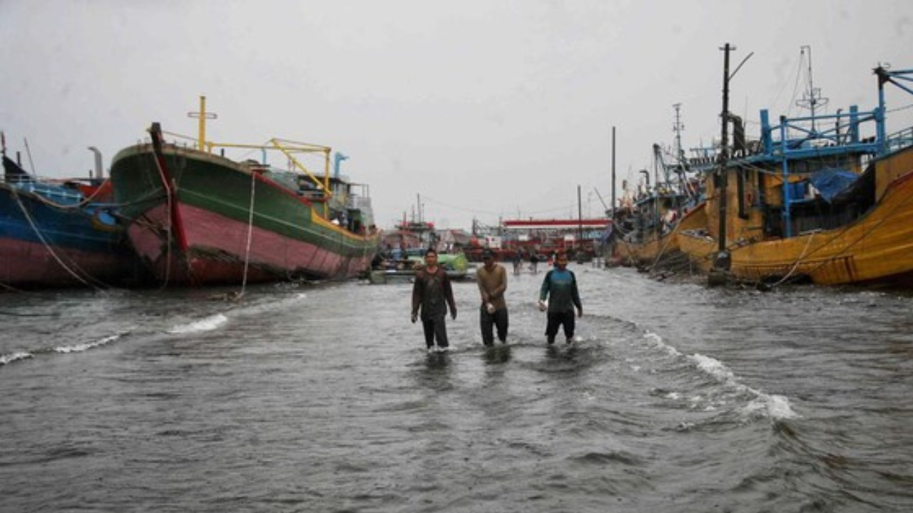 BPBD DKI Ingatkan Potensi Banjir Rob di Pesisir Jakarta 4-10 Juni 2024  