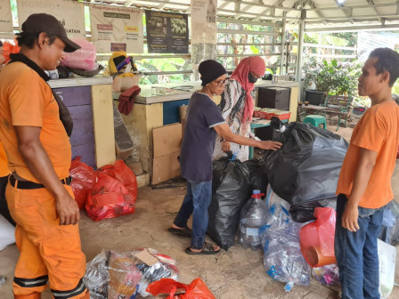 732 Nasabah Manfaatkan Pengelolaan Sampah di Bank Sampah Akademi Kompos (Akom)